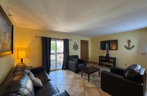 Put-in-Bay House | Put-in-Bay Poolview Condo #5