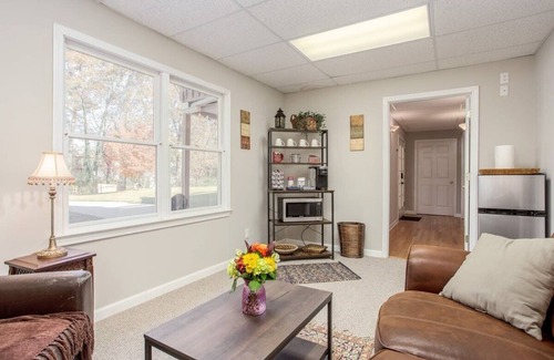Buford House | PVT Basement/Near Mall of GA/Pet Friendly/Sleeps 4