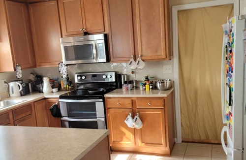 South View House | PVT Room in upscale house, 8 min from FAY ARP!