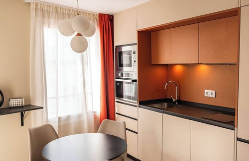 Distrito Centro-Casco-Antiguo Resort | Qazris Suites