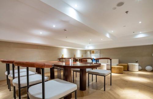 Zhonglou Shangquan Hotel | Qiyu Hotel - Xian Bell Tower