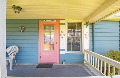 Nashville Cottage | Quaint 3-bedroom cottage in Nashville, shopping, and dining! Pet-friendly!