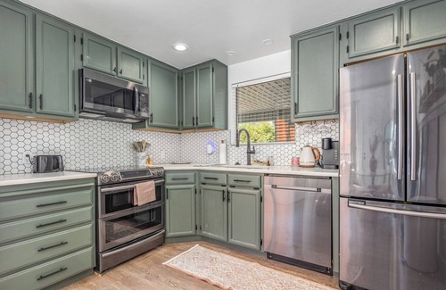 Boise Bench House | Quaint Boise Bench Home: Modern with a private yard. Great Location
