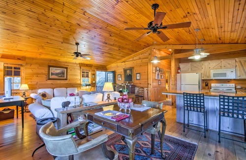 Bryson City Cottage | Quaint Bryson City Cottage w/Smoky Mountain Views