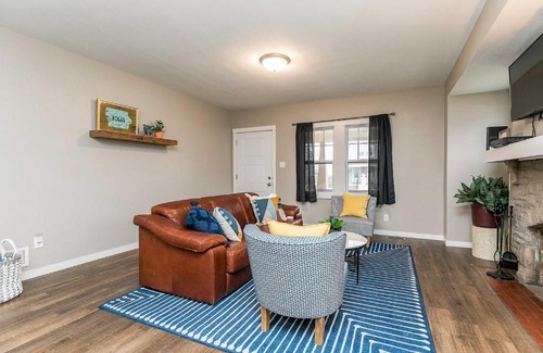 Southwest Area House | Quaint Cedar Rapids Home - 1 5 Mi to Downtown