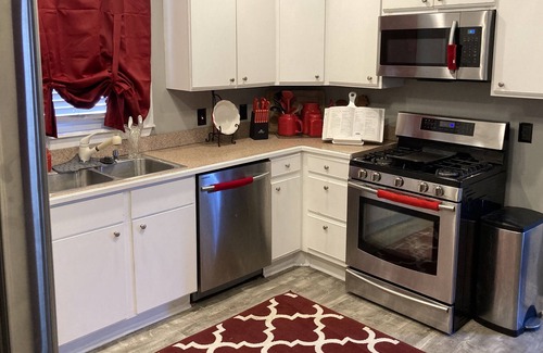 Portsmouth House | Quaint & Cozy 3bdr Home in Historic Port Norfolk (Portsmouth, VA)