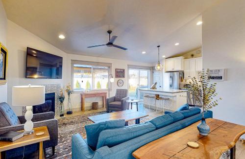 Meridian House | Quaint Hollow