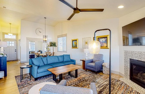 Meridian House | Quaint Hollow