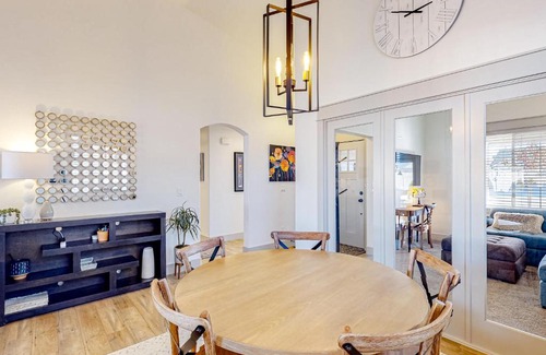 Meridian House | Quaint Hollow
