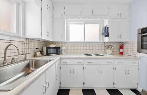 Sturgis House | Quaint on Main street