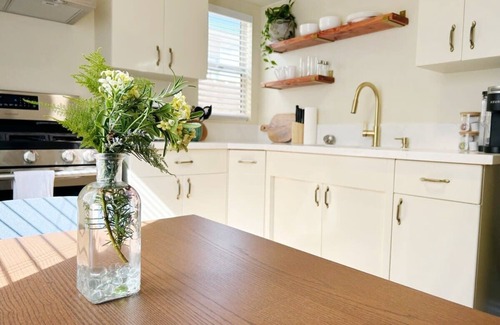 Kensington House | Quaint, Peaceful Garden Studio!