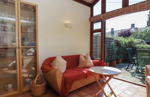 Milton-under-Wychwood Cottage | QUAKER COTTAGE, family friendly in Milton-Under-Wychwood