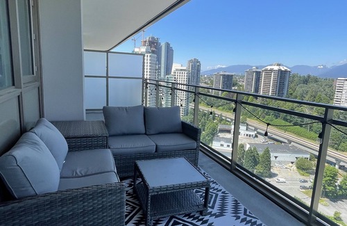 Burnaby Apartment | Quality 2Bed/2Bath + Den with Parking