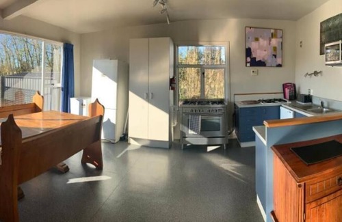 Yaldhurst House | Quality Barn Lodge for short or long term stay, Spires Barn Lodge