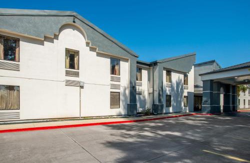 Lafayette Hotel | Quality Inn and Suites Lafayette