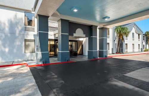 Lafayette Hotel | Quality Inn and Suites Lafayette