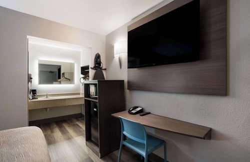 Southwestern Sacramento Hotel | Quality Inn Elk Grove/Sacramento