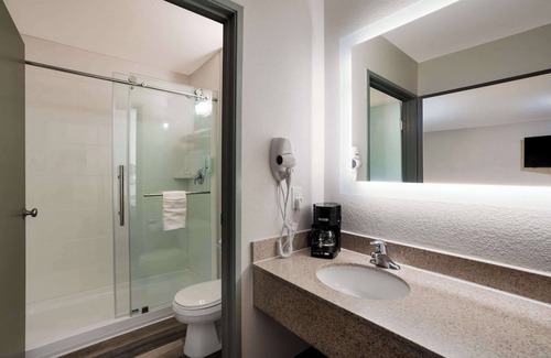 Southwestern Sacramento Hotel | Quality Inn Elk Grove/Sacramento