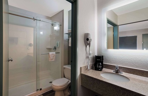 Southwestern Sacramento Hotel | Quality Inn Elk Grove/Sacramento