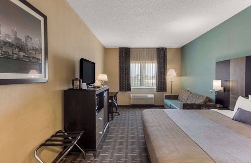 Galesburg Hotel | Quality Inn Galesburg near US Highway 34 and I-74