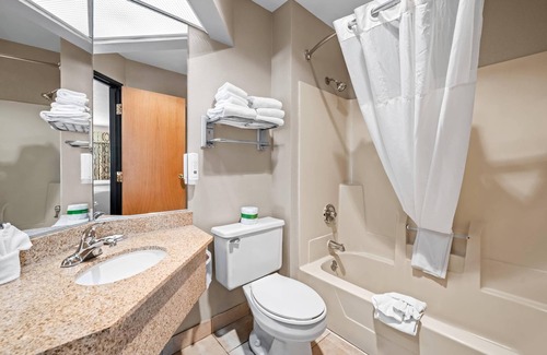 La Crosse Hotel | Quality Inn La Crosse North