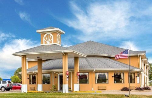 Morton Hotel | Quality Inn Morton at I-74