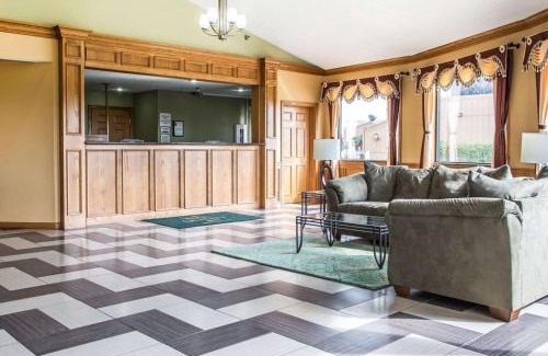 Morton Hotel | Quality Inn Morton at I-74