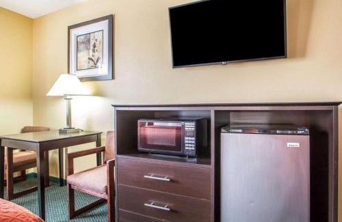 Morton Hotel | Quality Inn Morton at I-74