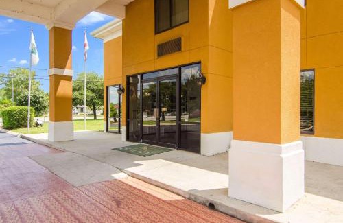 Saraland Hotel | Quality Inn near University of Mobile
