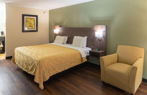 Richmond Hill Hotel | Quality Inn Richmond Hill - Savannah I-95