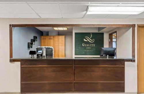 Sidney Hotel | Quality Inn Sidney I-80