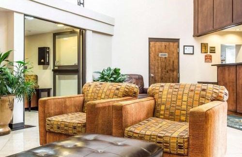 Greensboro Hotel | Quality Inn & Suites Coliseum