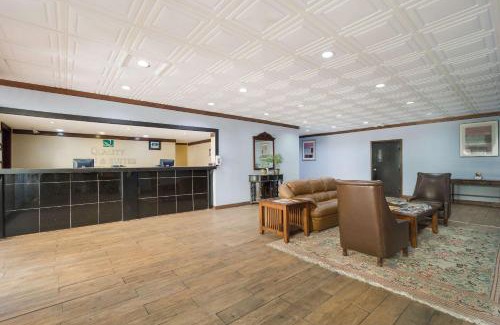 Statesboro Hotel | Quality Inn & Suites Conference Center Statesboro Historic District