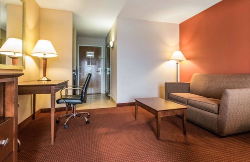 Greendale Hotel | Quality Inn & Suites Lawrenceburg