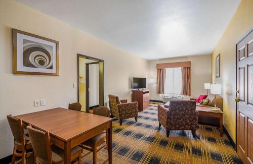 Lampasas Hotel | Quality Inn & Suites Lampasas