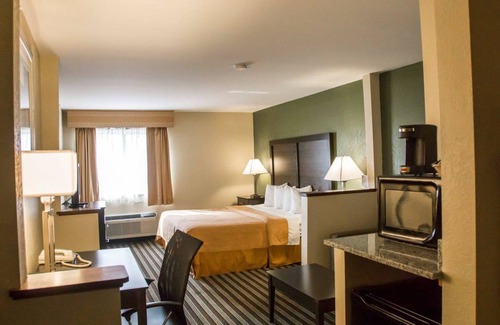 Loves Park Hotel | Quality Inn & Suites Loves Park near Rockford