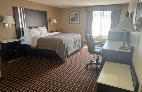 Otterbien Home Hotel | Quality Inn & Suites Middletown - Franklin