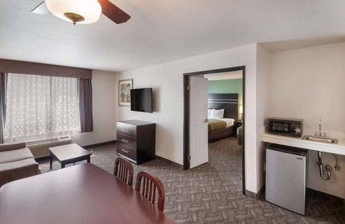 Salt Lake City Hotel | Quality Inn & Suites Salt Lake City Airport West