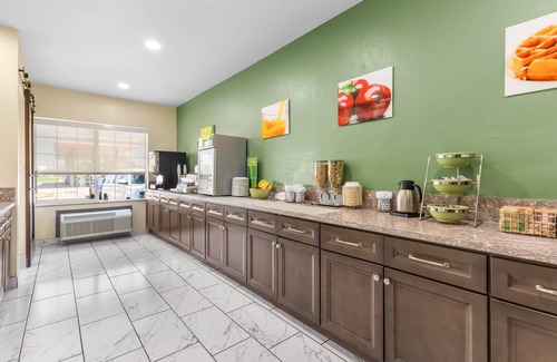 Salt Lake City Hotel | Quality Inn & Suites Salt Lake City Airport West