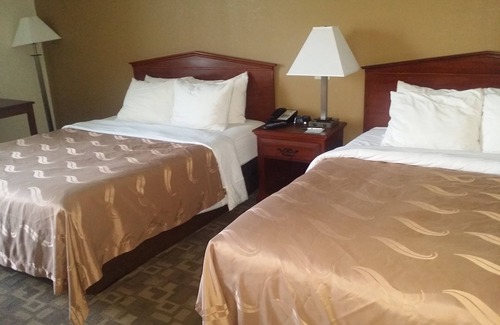Central Bridge Hotel | Quality Inn & Suites Schoharie near Howe Caverns