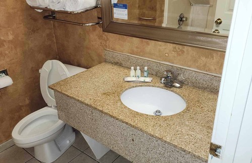 Somerset Hotel | Quality Inn & Suites Somerset Downtown