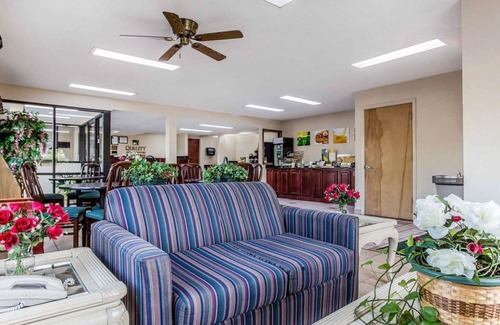 Stockbridge Hotel | Quality Inn & Suites Stockbridge Atlanta South I-75