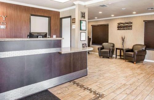 Woodland Hotel | Quality Inn & Suites Woodland - Sacramento Airport