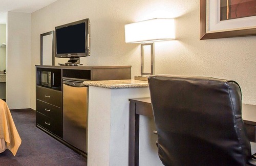 Woodland Hotel | Quality Inn & Suites Woodland - Sacramento Airport