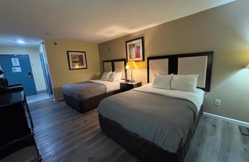 Woodstock Hotel | Quality Inn & Suites Woodstock near Lake Geneva