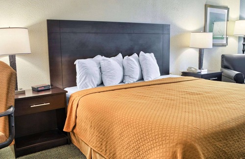 Thornburg Hotel | Quality Inn Thornburg