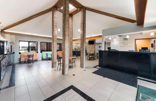 Upper Sandusky Hotel | Quality Inn Upper Sandusky