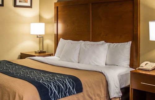 Akron Hotel | Quality Inn