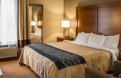 Akron Hotel | Quality Inn