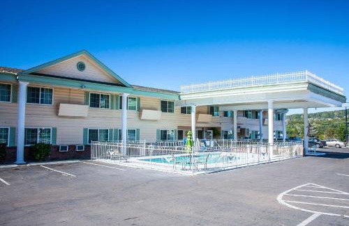 Grants Pass Hotel | Quality Inn
